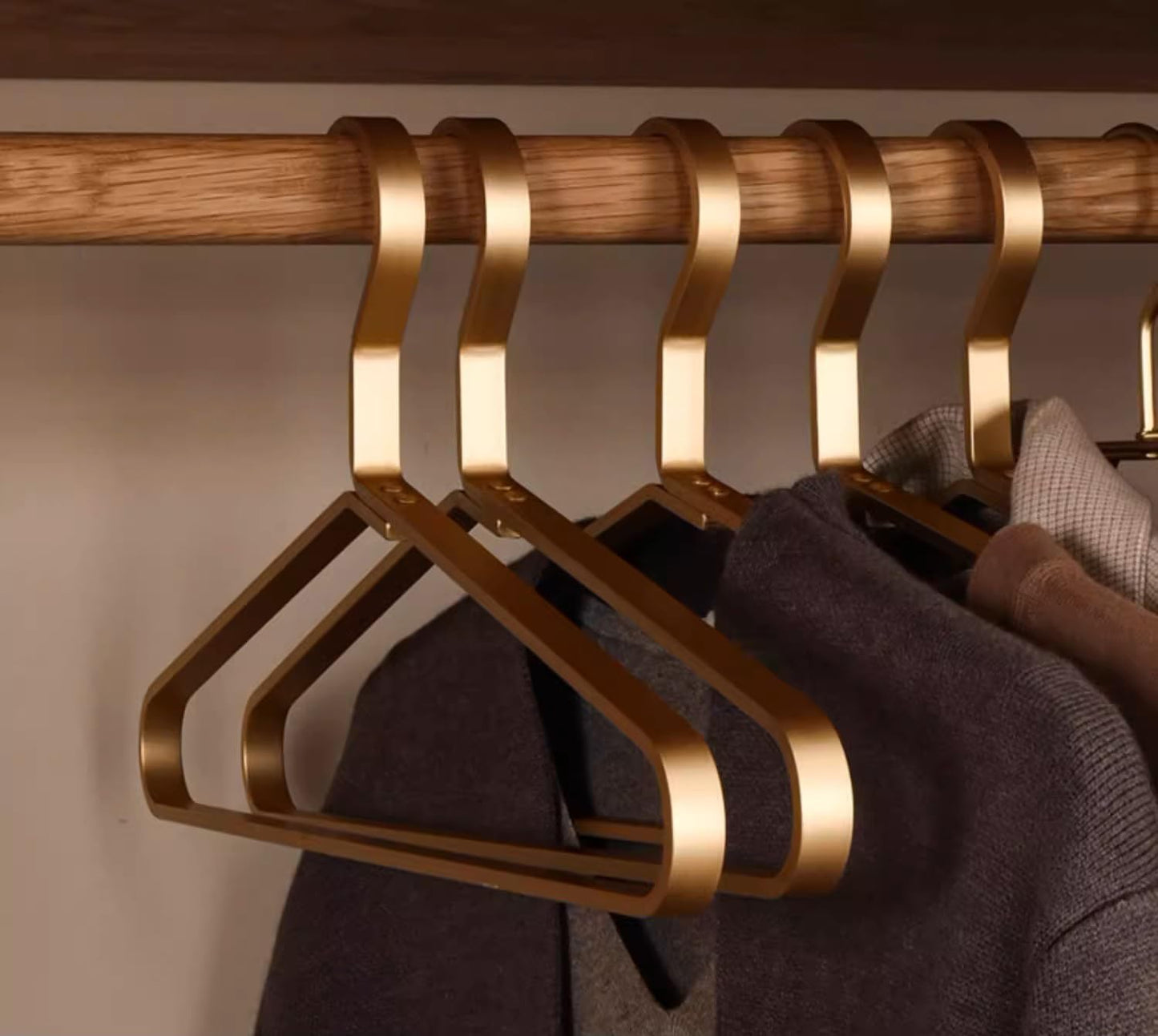 Slim Aluminum Non Slip Space Saving Clothes Hangers